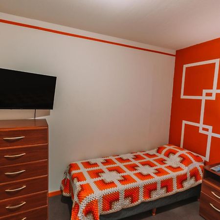 אושואיה Habitaciones Mary 2 Camas Simples En Casa Compartida מראה חיצוני תמונה